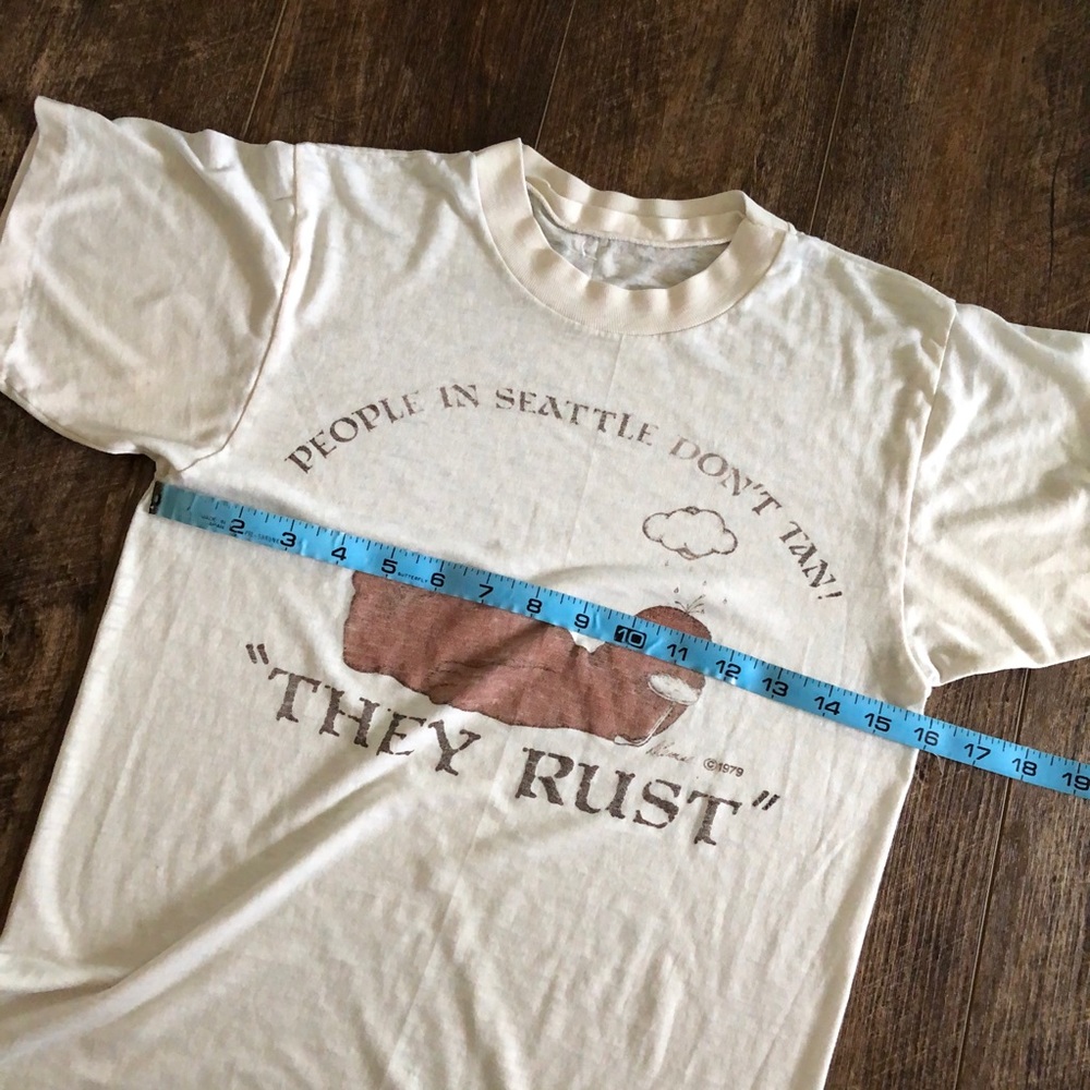 Vintage β¨ T-Shirt - Picture 7 of 7